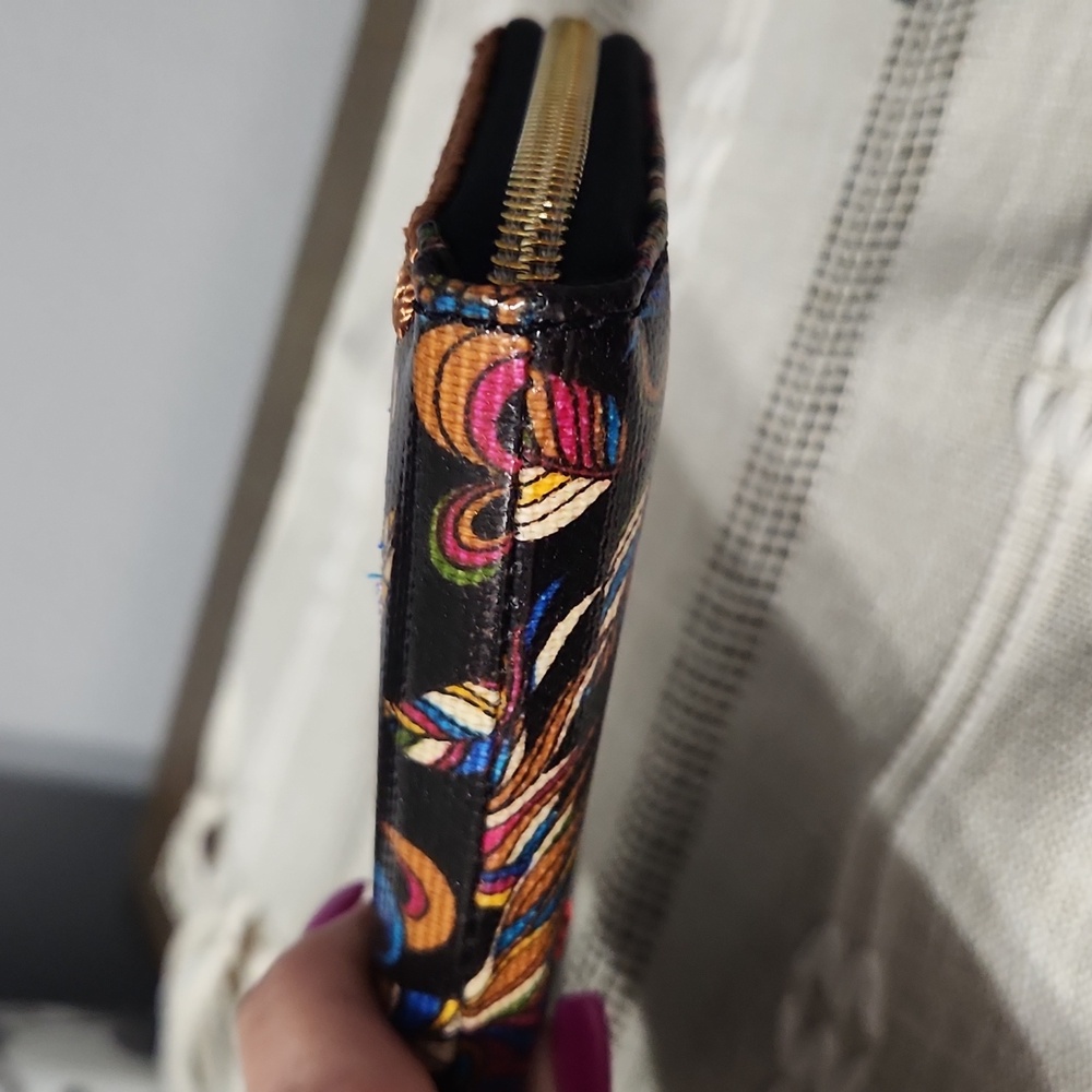 NWOT. Sakroots Artist Circle Enbroidered Zip Wallet - Picture 7 of 16